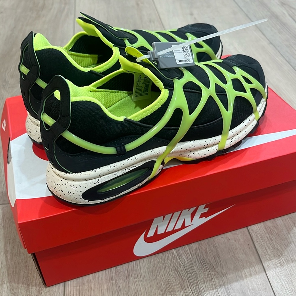 Brand new Nike Air KUKINI